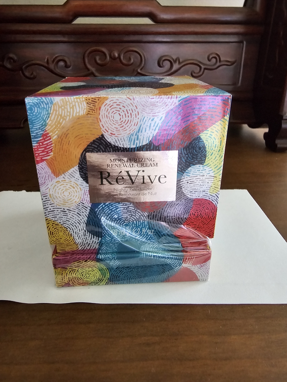 RéVive Moisturizing Renewal Cream - limited edition Box